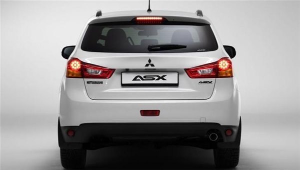 Mitsubishi Asx вид сзади