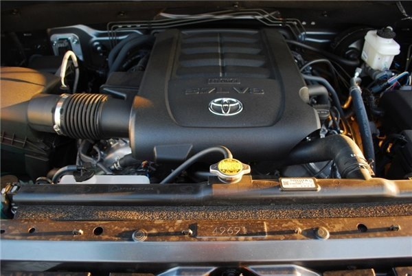 Новая Toyota Tundra предлагает 3 бензиновых двигателя на выбор